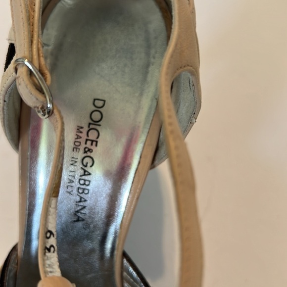DOLCE AND GABBANA T-STRAP HEELS SZ 39 BLACK SUEDE CREAM SMOOTH LEATHER LUXURY - Picture 4 of 11